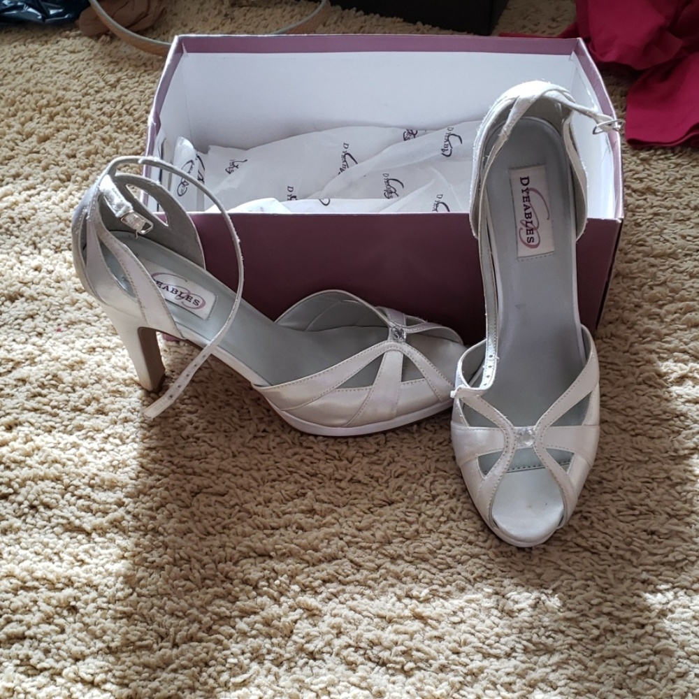 Open toe evening shoes